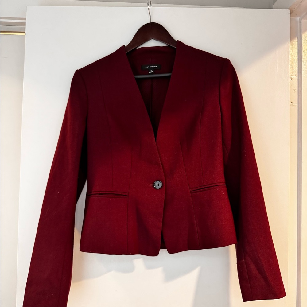 Elegant Red Women's Blazer